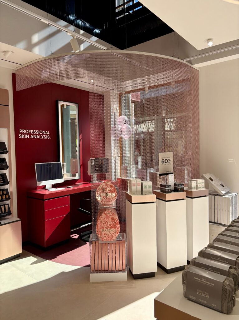 Platz für die professionelle Hautanalyse im BABOR Store im Wertheim Village